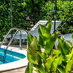 Two-bedroom With Pool Hébergement de vacances Brodarica (Sibenik-Knin)