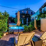 Two-bedroom With Pool Brodarica (Sibenik-Knin)