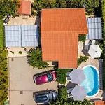Hébergement de vacances Two-bedroom With Pool Brodarica (Sibenik-Knin)