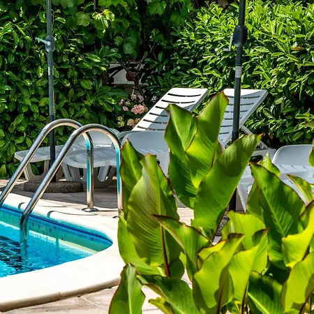 Two-bedroom With Pool Semesterbostad Brodarica (Sibenik-Knin)