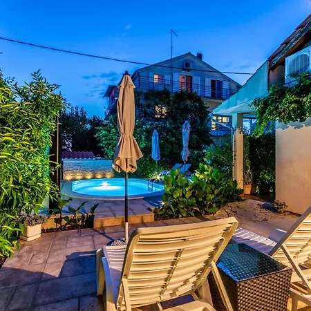 Two-bedroom With Pool Brodarica (Sibenik-Knin)